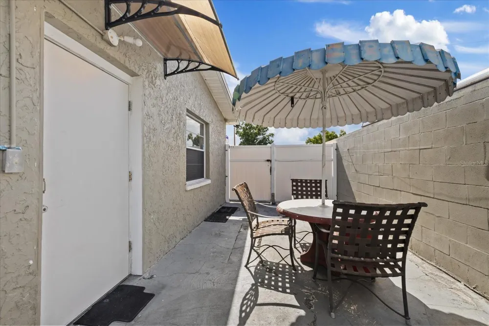 5809 HALE AVENUE Tampa, FL 33614