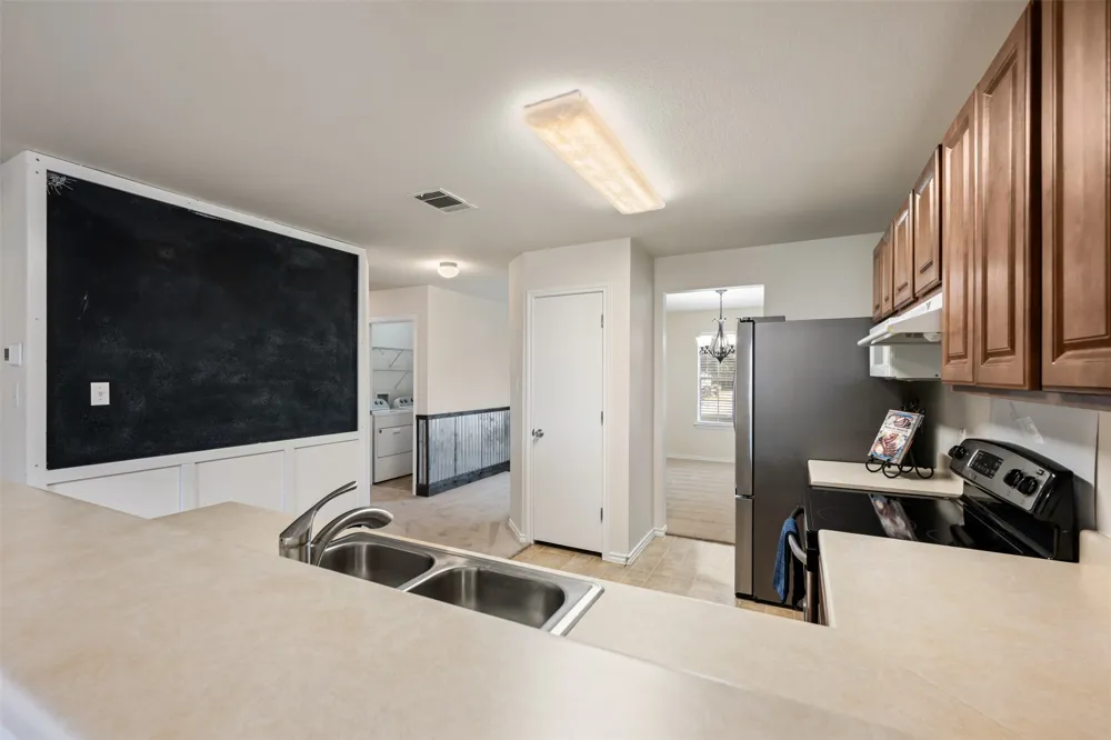 311 Phillips Street Hutto, TX 78634