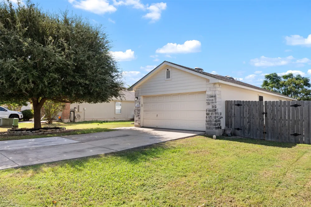 311 Phillips Street Hutto, TX 78634
