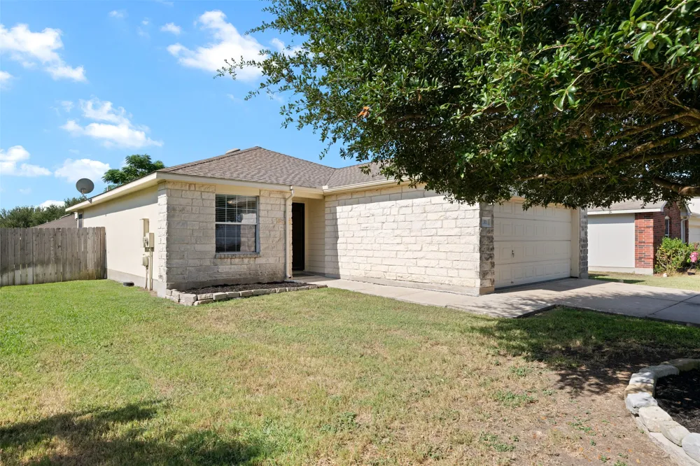311 Phillips Street Hutto, TX 78634