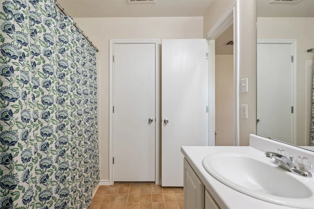 311 Phillips Street Hutto, TX 78634