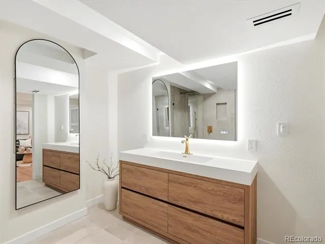 7551 S Madison Circle Centennial, CO 80122