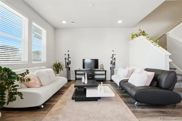 16291 Bolling Drive Denver, CO 80239