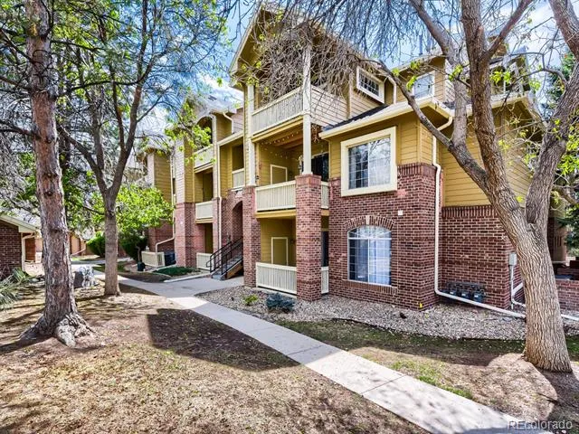 1672 W Canal Circle #415 Littleton, CO 80120