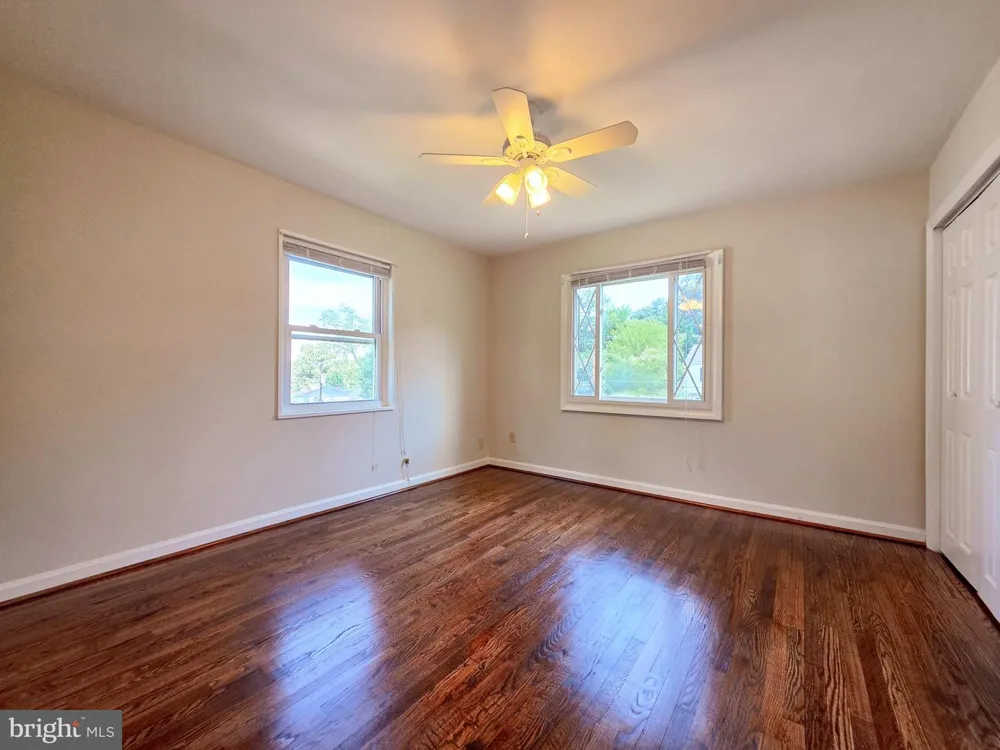 5818 FIFER DRIVE Alexandria, VA 22303