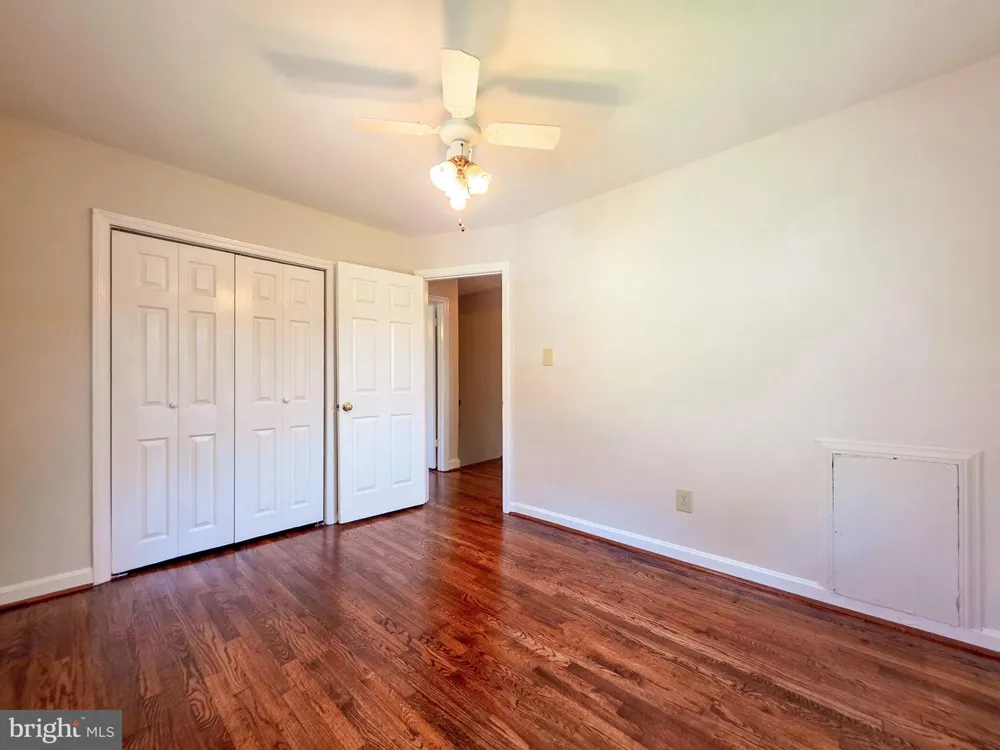 5818 FIFER DRIVE Alexandria, VA 22303
