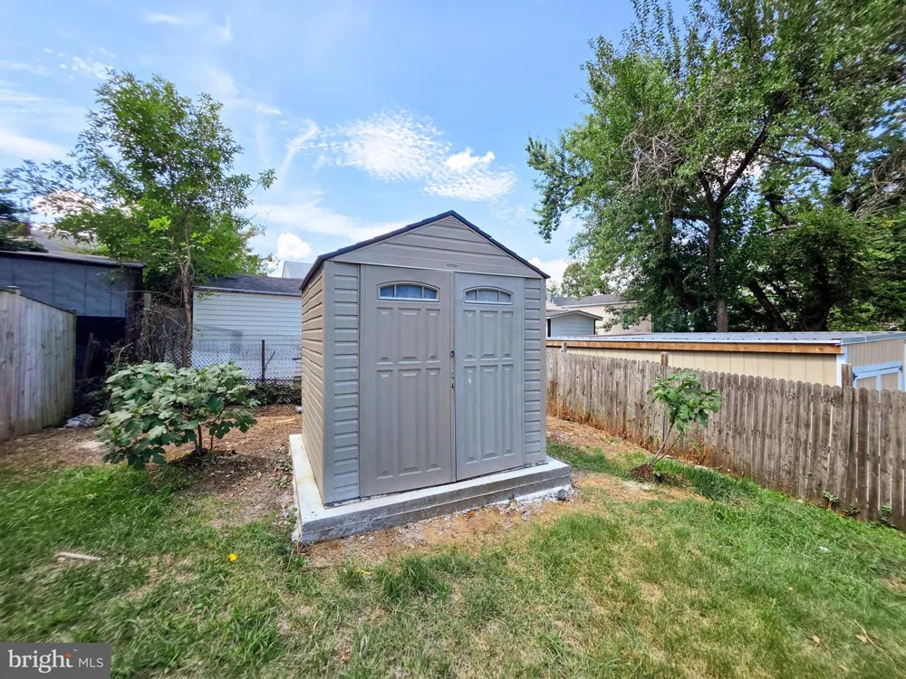 5818 FIFER DRIVE Alexandria, VA 22303