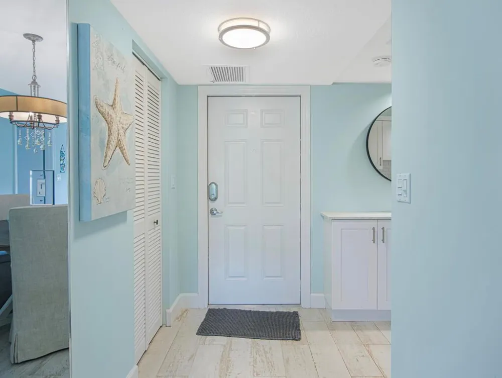 5560 TAMBERLANE CIRCLE #324 Palm Beach Gardens, FL 33418