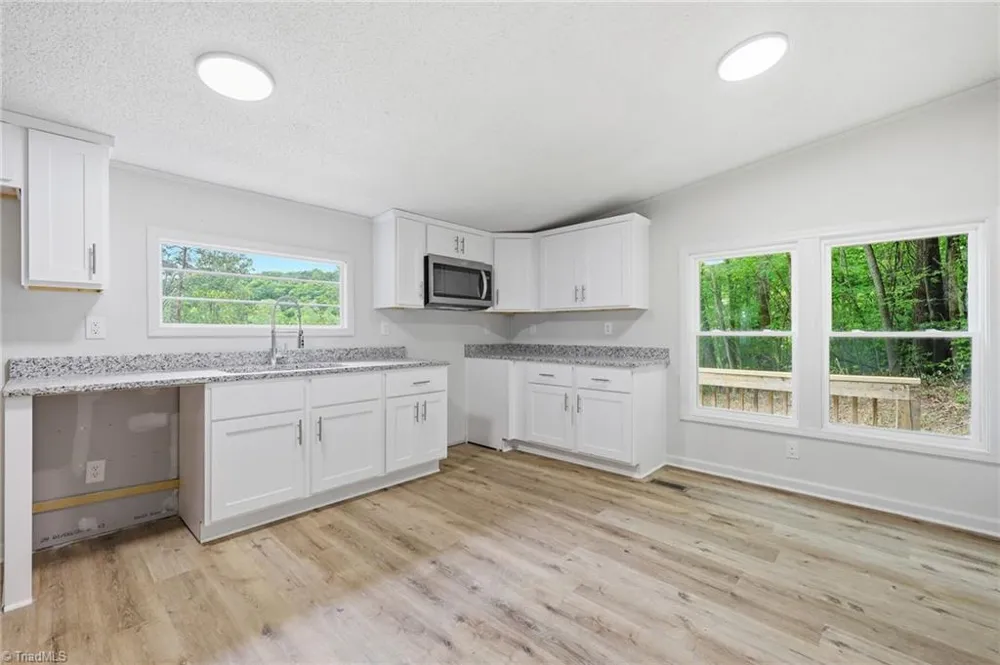 1402 Good Hope Drive Walnut Cove, NC 27052