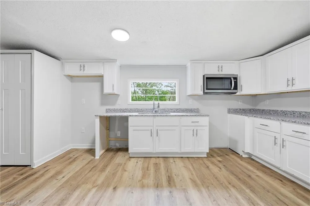 1402 Good Hope Drive Walnut Cove, NC 27052