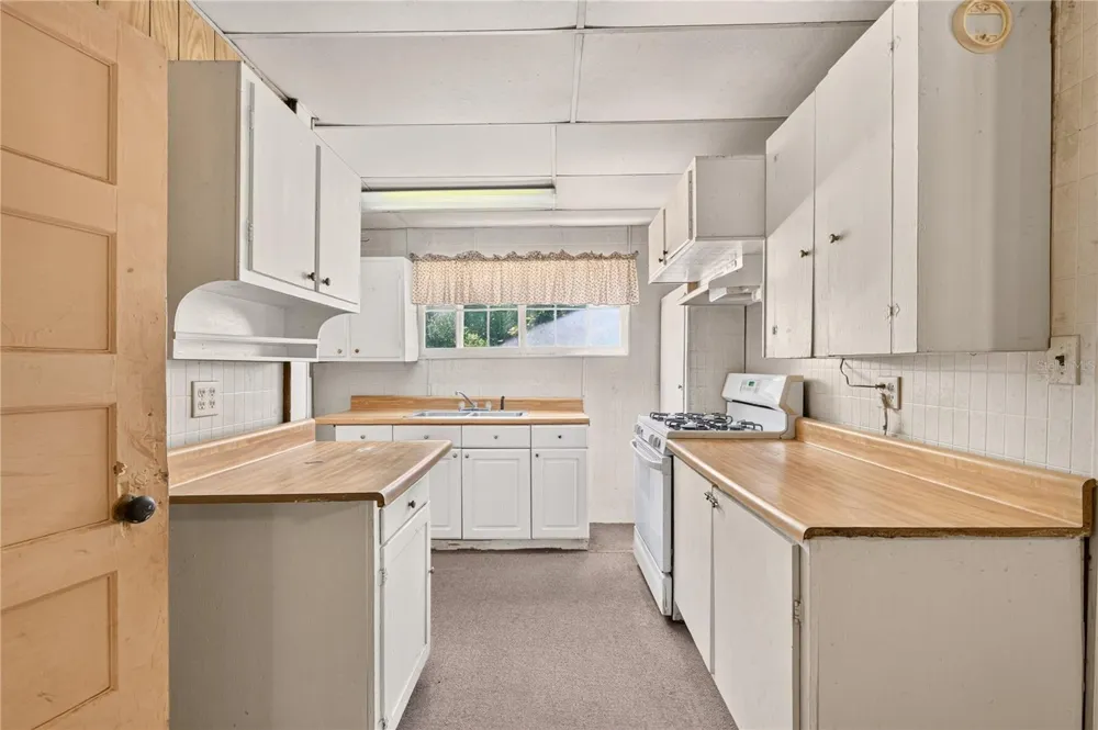321 NE 11TH STREET Gainesville, FL 32601
