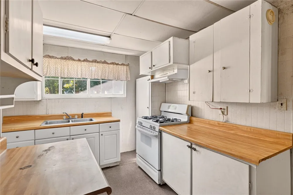 321 NE 11TH STREET Gainesville, FL 32601
