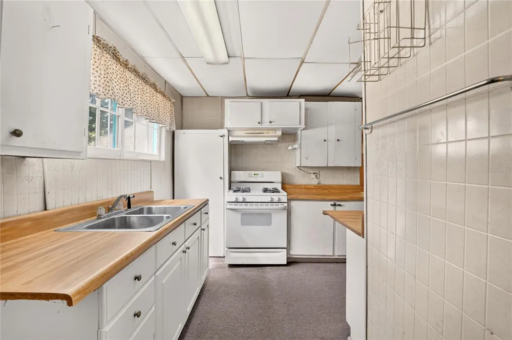 321 NE 11TH STREET Gainesville, FL 32601