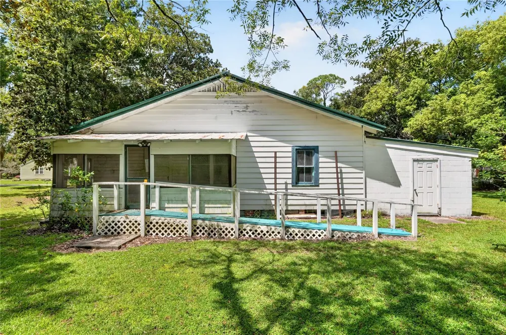 321 NE 11TH STREET Gainesville, FL 32601