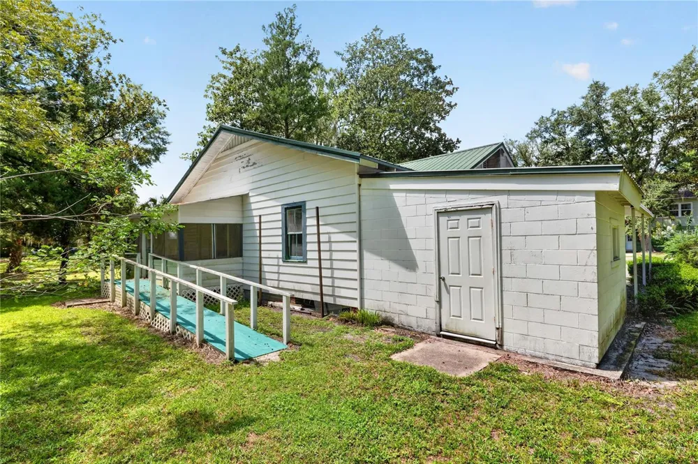 321 NE 11TH STREET Gainesville, FL 32601