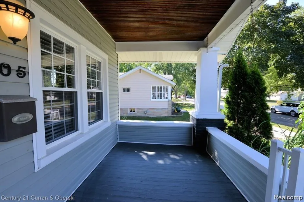 205 S Maple Avenue Royal Oak City, MI 48067