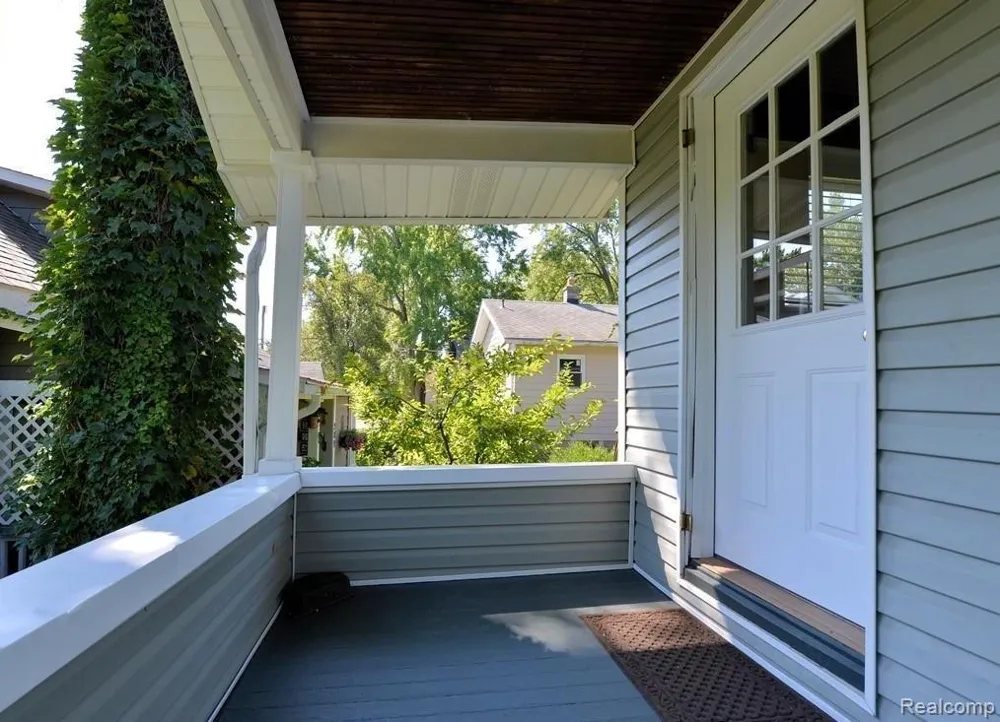 205 S Maple Avenue Royal Oak City, MI 48067