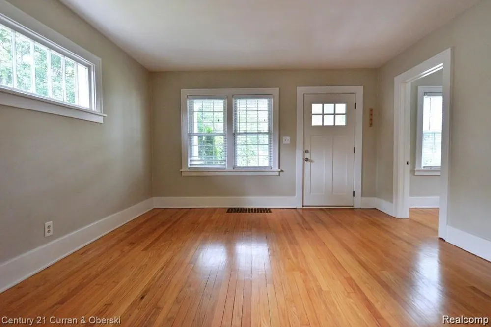 205 S Maple Avenue Royal Oak City, MI 48067