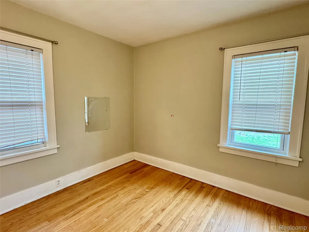 205 S Maple Avenue Royal Oak City, MI 48067