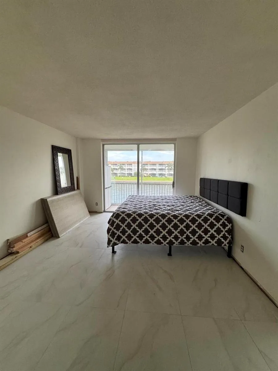 100 PARADISE HARBOUR BOULEVARD #212 North Palm Beach, FL 33408