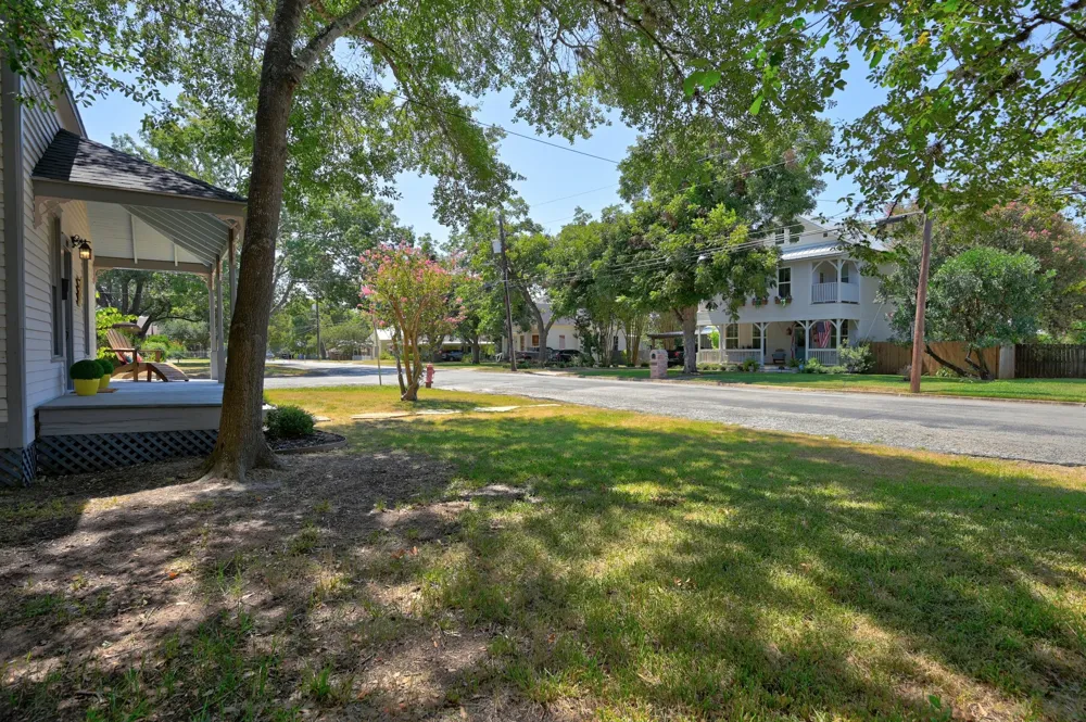 419 S Main Street La Grange, TX 78945