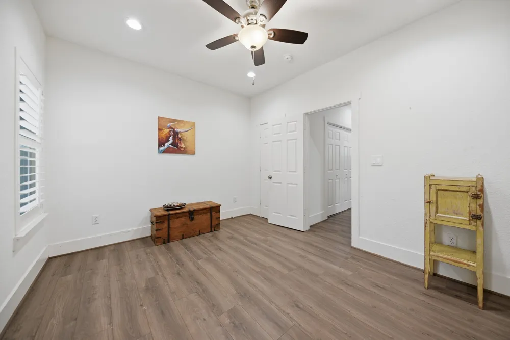 419 S Main Street La Grange, TX 78945