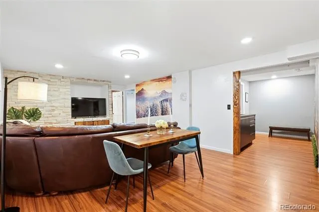902 S Ironton Street Aurora, CO 80012