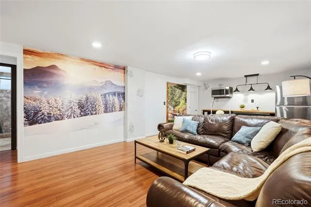 902 S Ironton Street Aurora, CO 80012