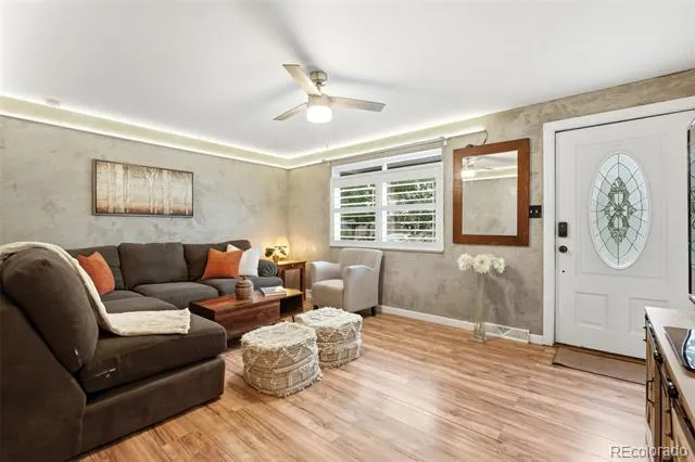 902 S Ironton Street Aurora, CO 80012