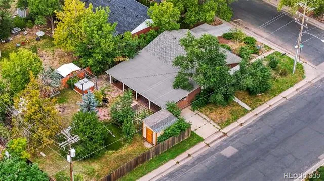 902 S Ironton Street Aurora, CO 80012