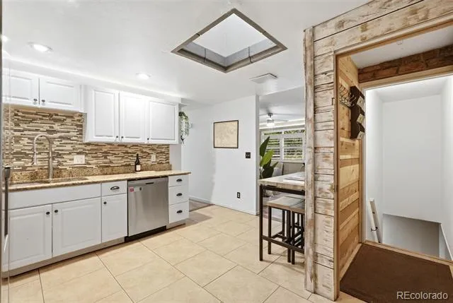 902 S Ironton Street Aurora, CO 80012