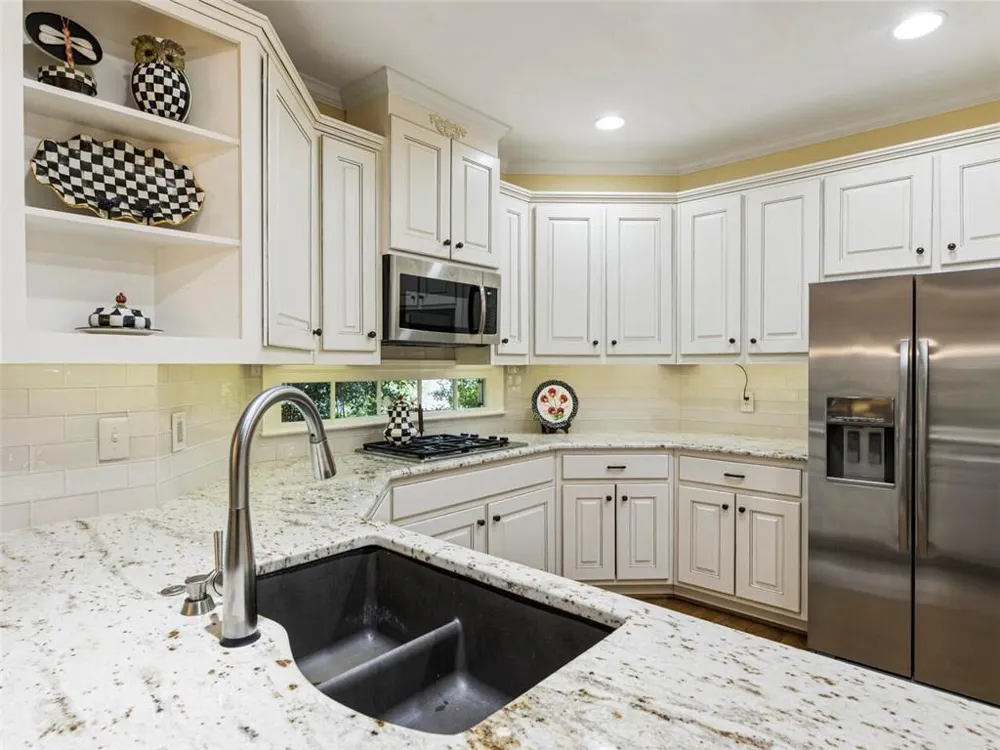 2825 Gleneagles Pointe Alpharetta, GA 30005
