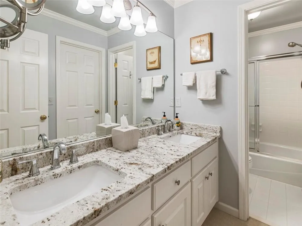 2825 Gleneagles Pointe Alpharetta, GA 30005