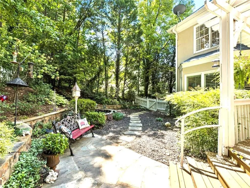 2825 Gleneagles Pointe Alpharetta, GA 30005