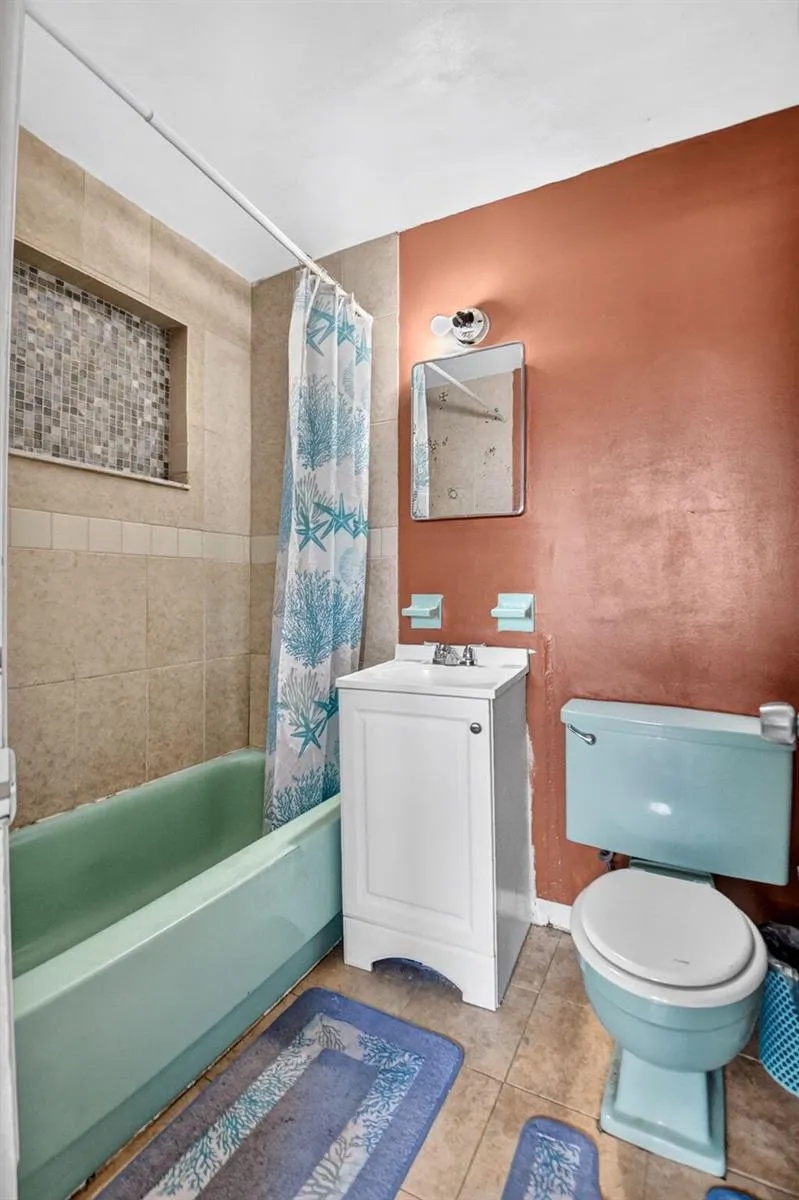1572 Woodland Avenue West Palm Beach, FL 33415