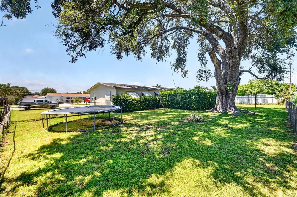 1572 Woodland Avenue West Palm Beach, FL 33415