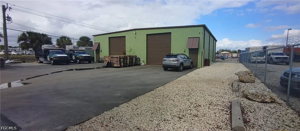 Custom Drive Fort Myers, FL 33907