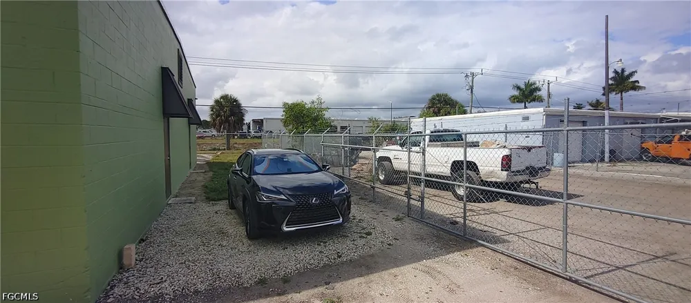 Custom Drive Fort Myers, FL 33907