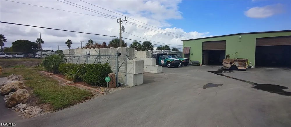 Custom Drive Fort Myers, FL 33907