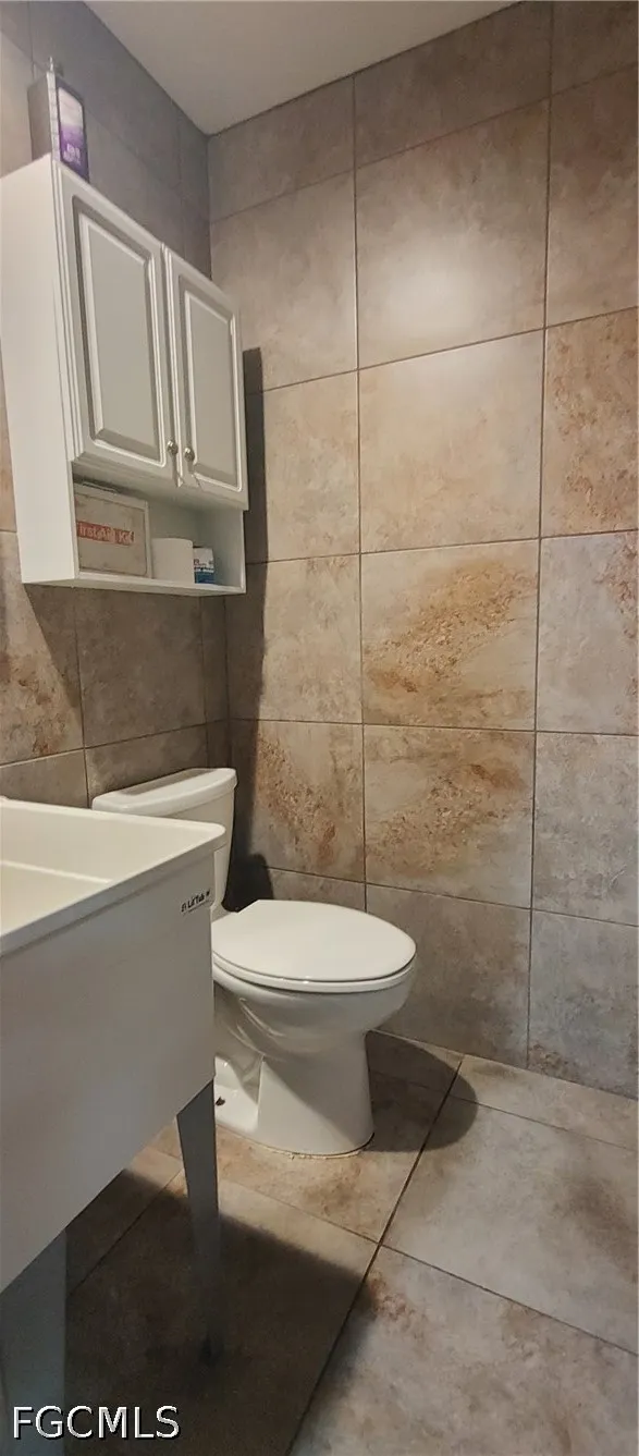 Custom Drive Fort Myers, FL 33907