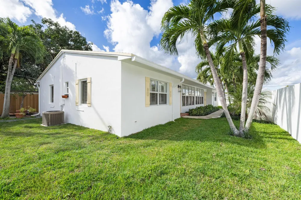 2000 NE 17TH COURT #1-2 Fort Lauderdale, FL 33305
