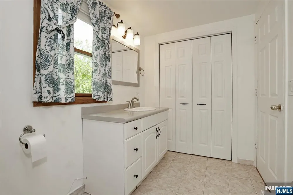 110 Hamilton Avenue Dumont, NJ 07628