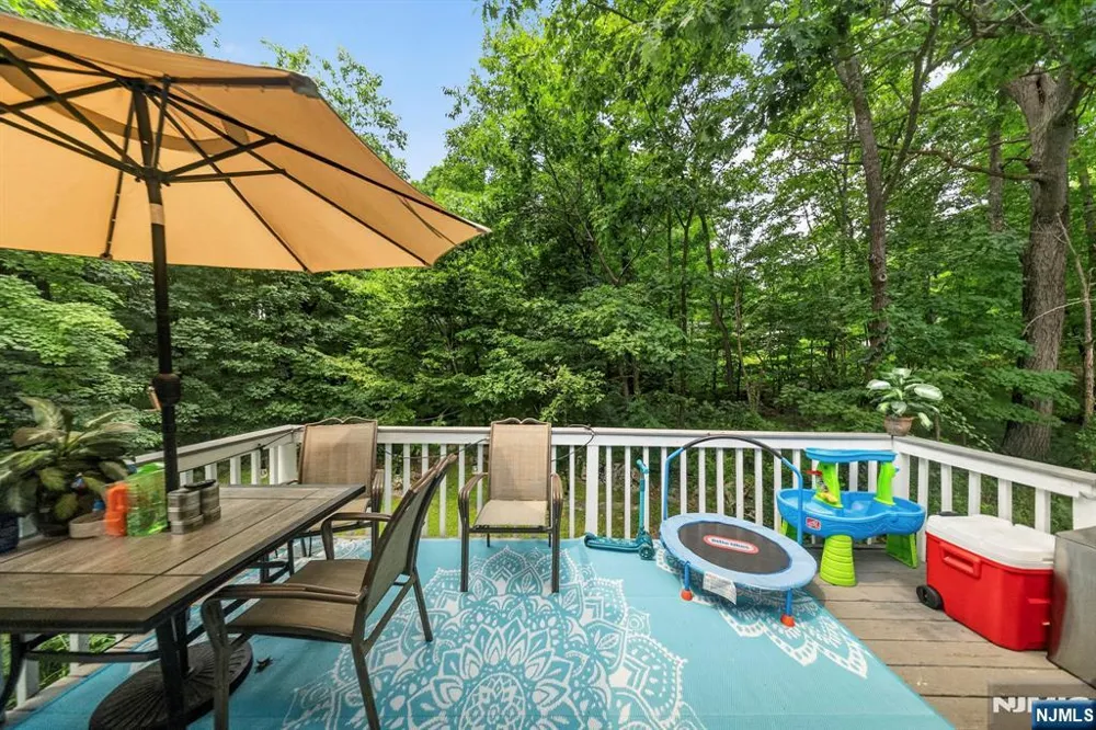 5 Lawrence Drive Vernon, NJ 07422
