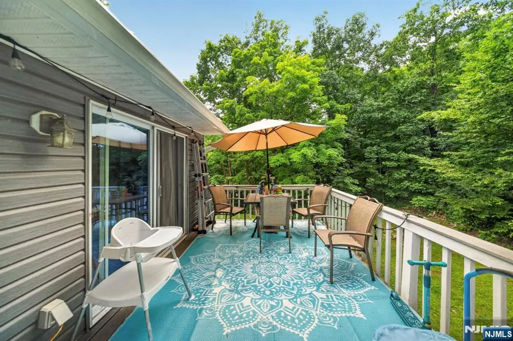 5 Lawrence Drive Vernon, NJ 07422