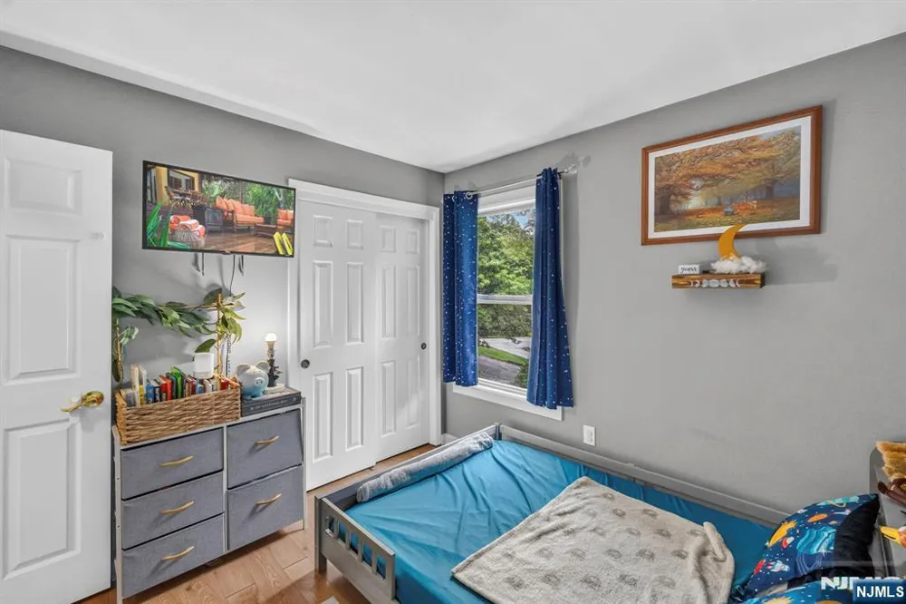 5 Lawrence Drive Vernon, NJ 07422