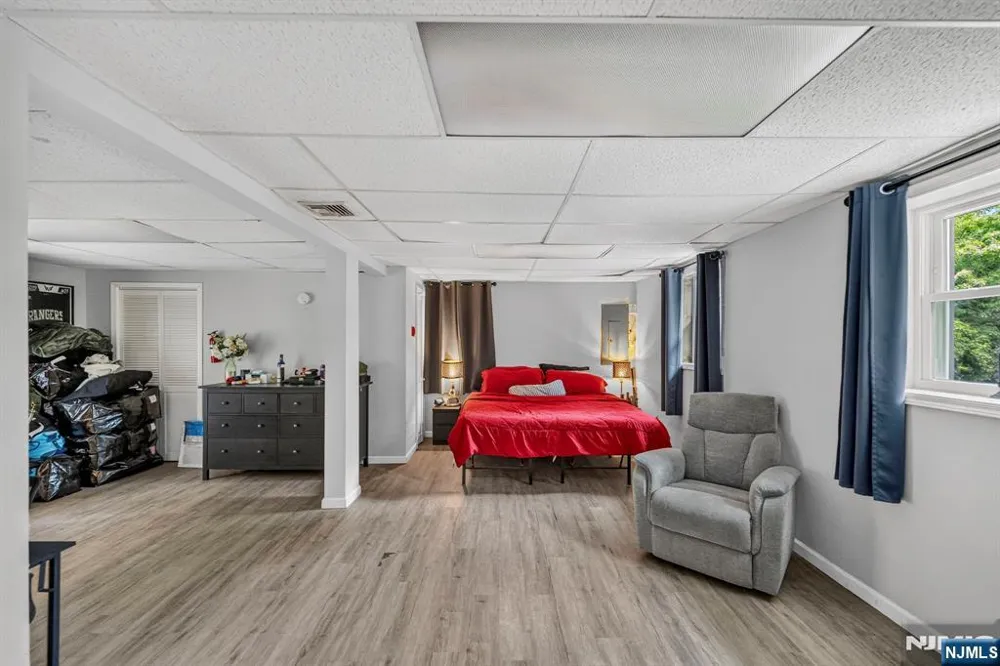 5 Lawrence Drive Vernon, NJ 07422