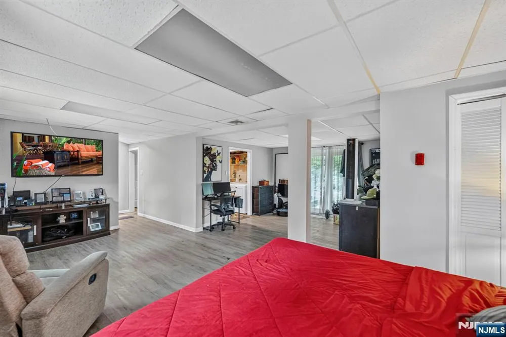 5 Lawrence Drive Vernon, NJ 07422