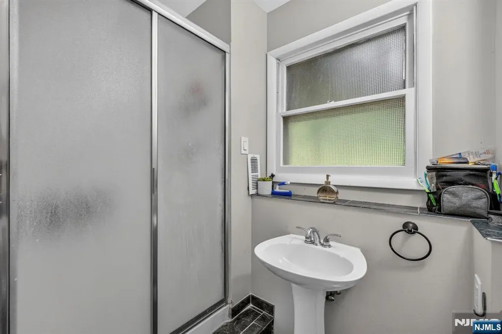 5 Lawrence Drive Vernon, NJ 07422