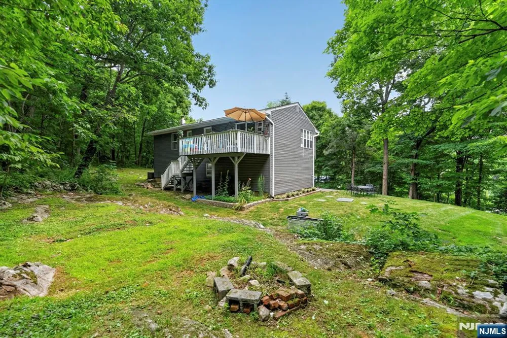 5 Lawrence Drive Vernon, NJ 07422