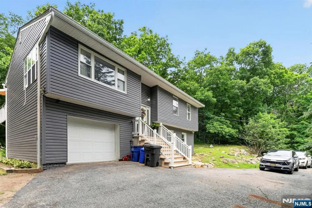5 Lawrence Drive Vernon, NJ 07422